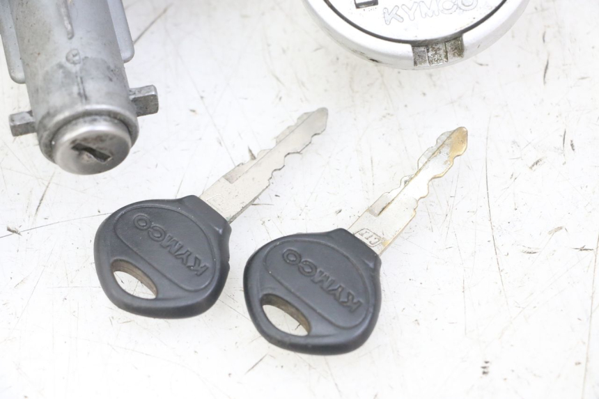 photo de KIT DE CERRADURA Y LLAVE NEIMAN KYMCO AGILITY 4T 50 (2005 - 2018) - Características distintivas