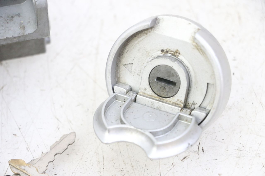 photo de KIT DE CERRADURA Y LLAVE NEIMAN KYMCO AGILITY 4T 50 (2005 - 2018) - Marcados y referencias originales