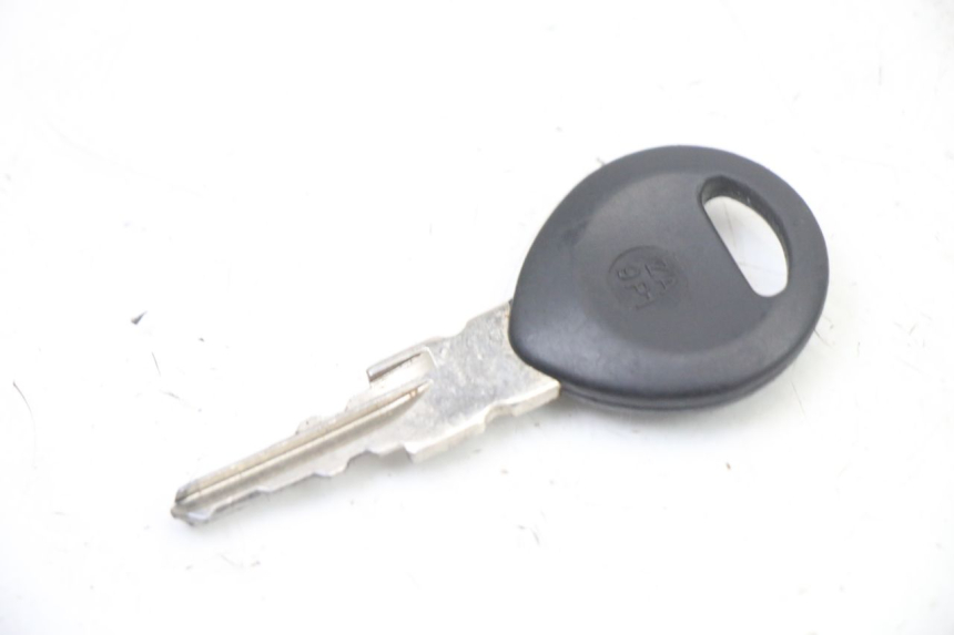 photo de KIT DE LLAVES BMW C1 125 (2000 - 2003) - Detalles de los puntos de fijación