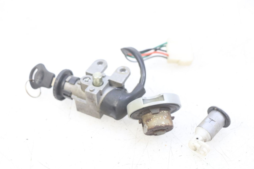 photo de KIT DE CERRADURA Y LLAVE NEIMAN BAOTIAN BT 49 QT-9 50 (2006 - 2010) - Detalle de la pieza