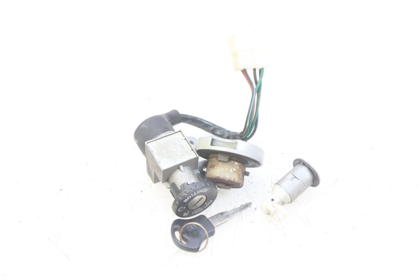 photo de KIT DE CERRADURA Y LLAVE NEIMAN BAOTIAN BT 49 QT-9 50 (2006 - 2010) - Zoom estado de uso