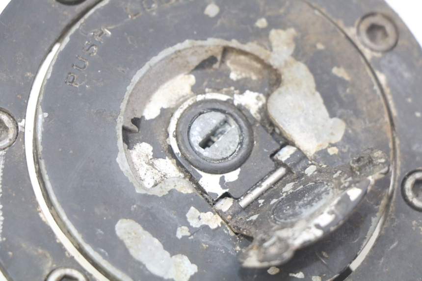 photo de KIT DE CERRADURA Y LLAVE NEIMAN HONDA CBR RR FIREBLADE 900 (1992 - 1994) - Otra vista del artículo