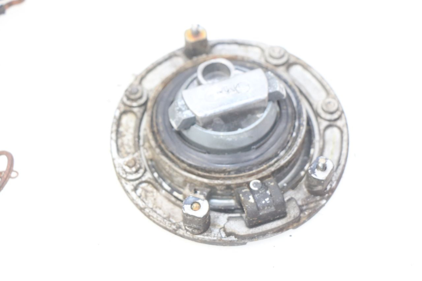 photo de KIT DE CERRADURA Y LLAVE NEIMAN HONDA CBR RR FIREBLADE 900 (1992 - 1994) - Zoom sobre los componentes