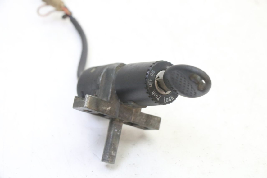 photo de KIT DE LLAVES APRILIA CLASSIC 125 (1995 - 2001) - Primer plano técnico