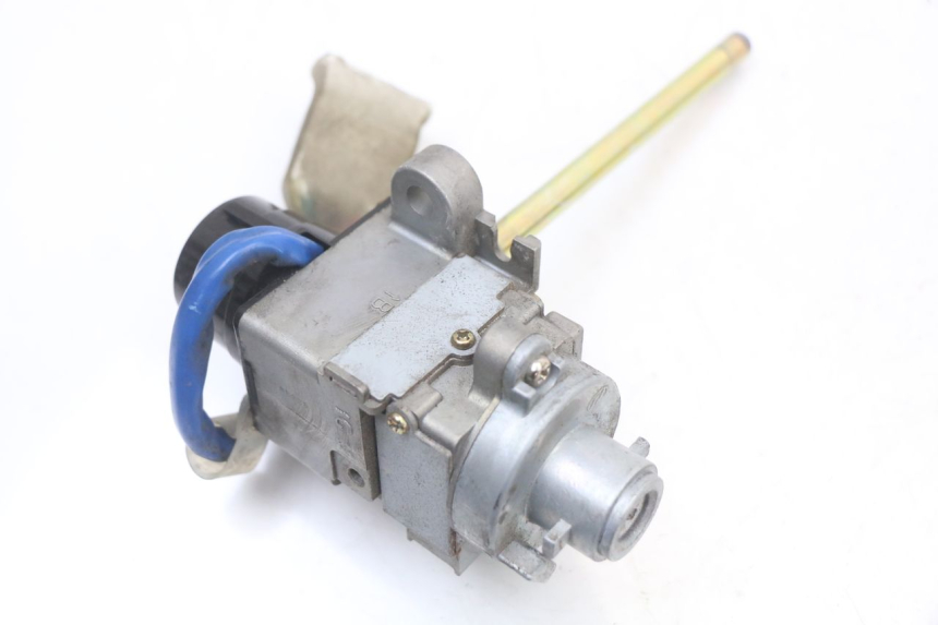 photo de KIT DE CERRADURA CON LLAVE NEIMAN KYMCO DINK STREET 125 (2009 - 2014) - Zoom estado de uso