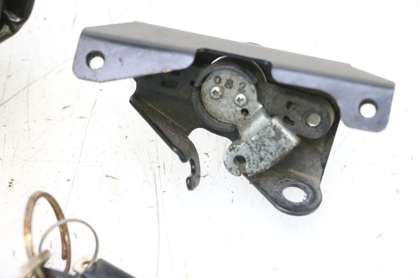 photo de KIT DE LLAVES KAWASAKI ER-6 ER6 F ABS 650 (2012 - 2016) - Estado de la superficie y material