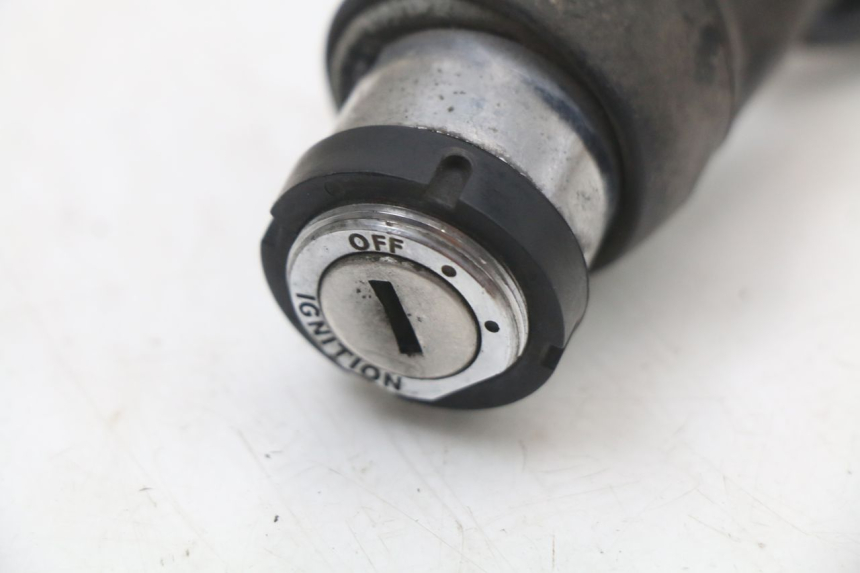 photo de KIT DE CERRADURA CON LLAVE NEIMAN SUZUKI GN 125 (1997 - 2000) - Estado de la superficie y material
