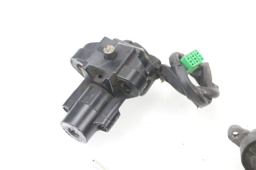 photo de KIT DE LLAVES SUZUKI GSF N BANDIT 600 (1996 - 1999) - Detalle de la pieza