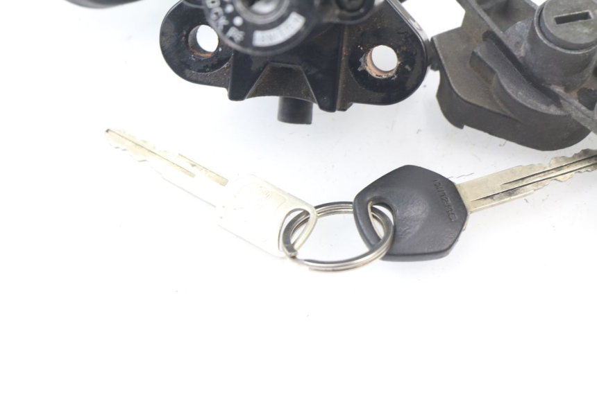 photo de KIT DE LLAVES SUZUKI GSF N BANDIT 600 (1996 - 1999) - Zoom sobre los componentes