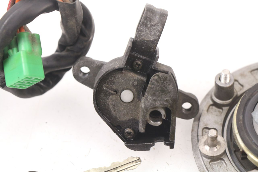 photo de KIT DE LLAVES SUZUKI GSF N BANDIT 600 (1996 - 1999) - Detalles de los puntos de fijación