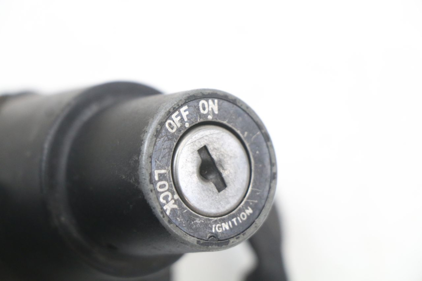 photo de KIT DE LLAVES HYOSUNG GTR 125 (2006 - 2008) - Detalles de los puntos de fijación