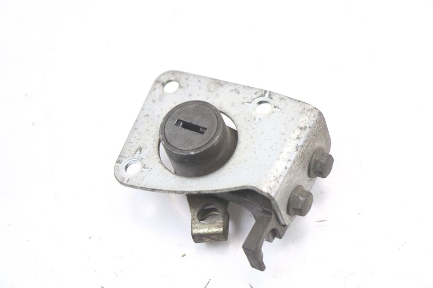 photo de KIT DE LLAVES SUZUKI GZ MARAUDER 125 (1998 - 2004) - Zoom sobre los componentes