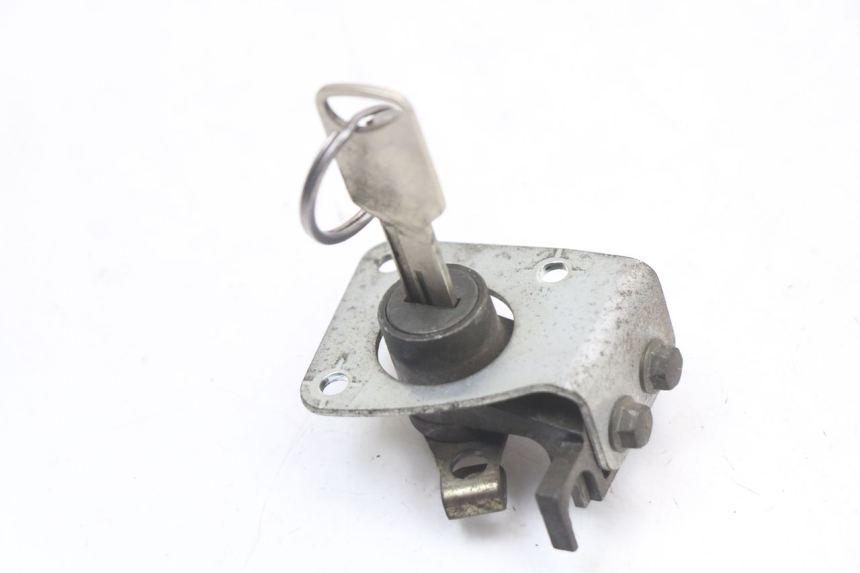 photo de KIT DE LLAVES SUZUKI GZ MARAUDER 125 (1998 - 2004) - Primer plano de alta resolución