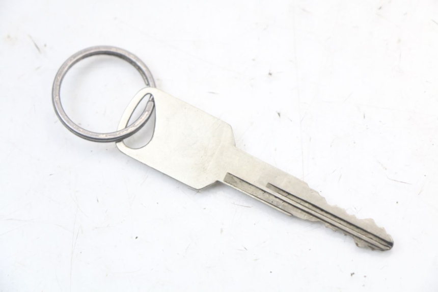 photo de KIT DE LLAVES SUZUKI GZ MARAUDER 125 (1998 - 2004) - Otra perspectiva