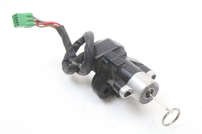 photo de KIT DE LLAVES SUZUKI GZ MARAUDER 125 (1998 - 2004) - Primer plano técnico