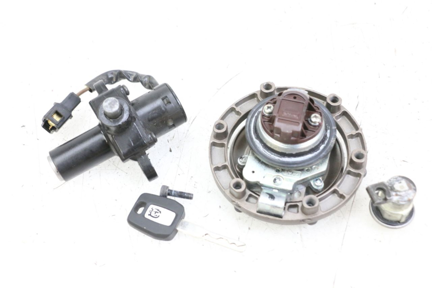 photo de KIT DE LLAVES HUSQVARNA SVARTPILEN 401 (2018 - 2023) - Otra perspectiva