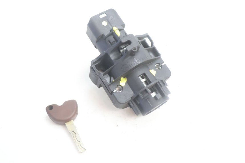 photo de KIT DE LLAVES PIAGGIO MP3 500 (2016 - 2018) - Detalles de los puntos de fijación