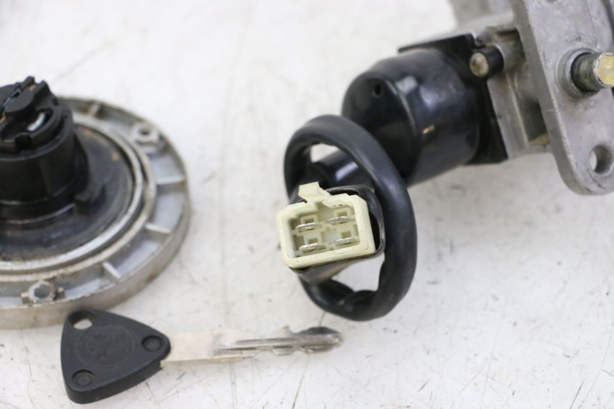 photo de KIT DE LLAVES PEUGEOT SPEEDFIGHT 3 LC 2T 50 (2009 - 2015) - Detalle de la pieza