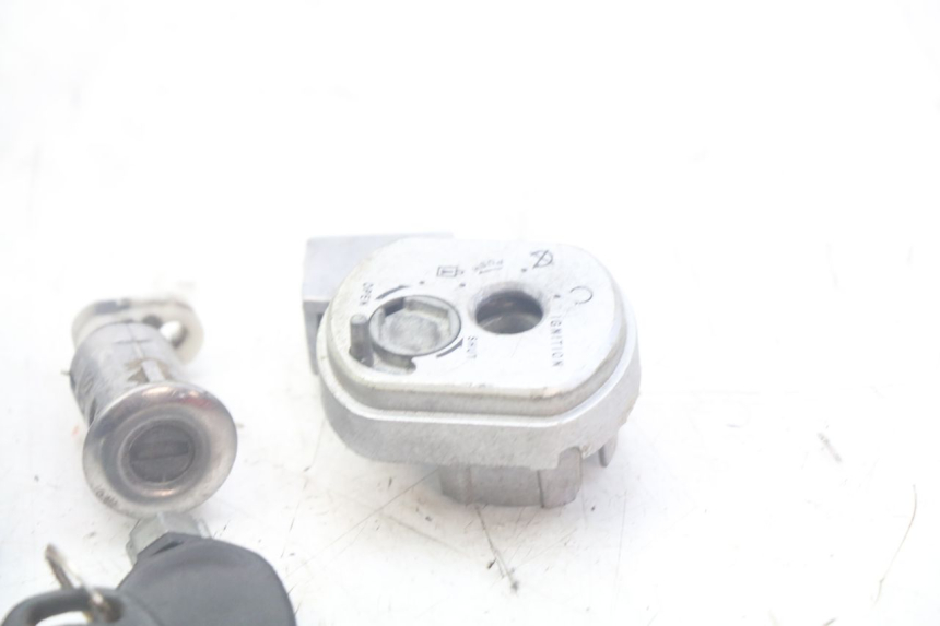 photo de KIT DE LLAVES DOLPHIN PYGMY 1 (2020 - 2024) - Detalles de los puntos de fijación