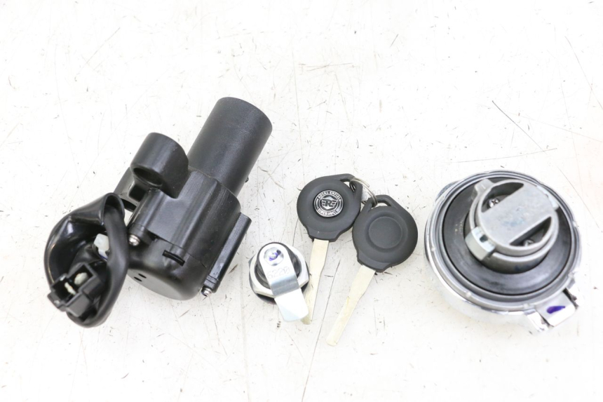 photo de KIT DE LLAVES ROYAL ENFIELD CONTINENTAL GT 650 (2019 - 2024) - Primer plano técnico