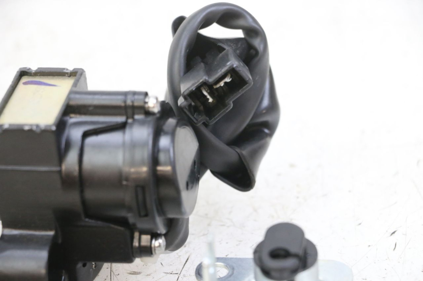 photo de KIT DE LLAVES ROYAL ENFIELD SCRAM 411 (2022 - 2024) - Primer plano técnico