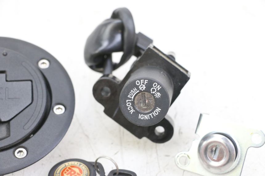 photo de KIT DE LLAVES ROYAL ENFIELD SCRAM 411 (2022 - 2024) - Estado de la superficie y material