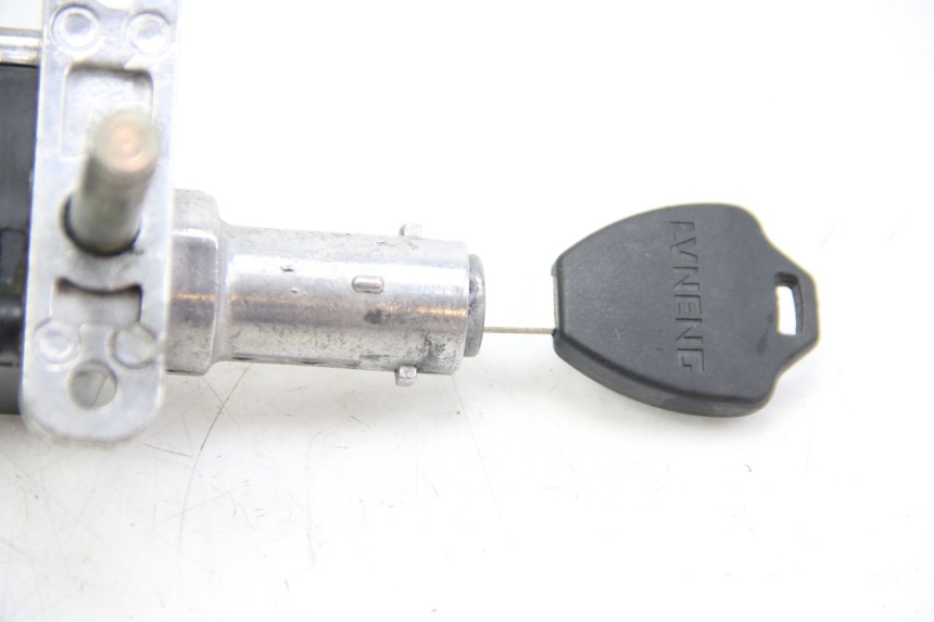 photo de KIT DE CERRADURA Y LLAVE NEIMAN LVNENG S5 1 (2019 - 2023) - Zoom estado de uso