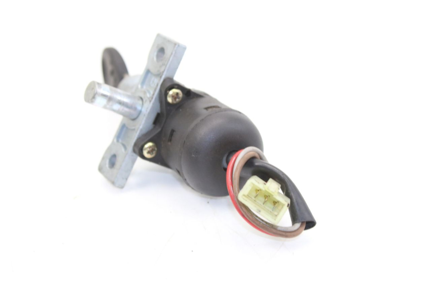 photo de KIT DE CERRADURA Y LLAVE NEIMAN YAMAHA SLIDER NAKED 50 (2004 - 2018) - Detalles de los puntos de fijación