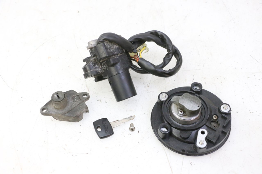 photo de KIT DE LLAVES TRIUMPH SPRINT 900 (1995 - 1998) - Zoom estado de uso