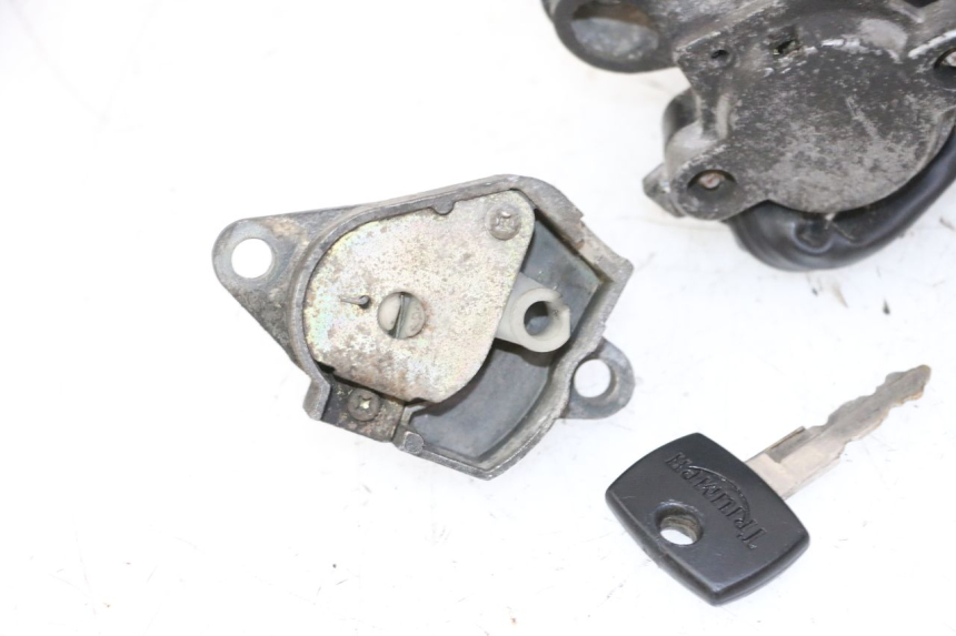 photo de KIT DE LLAVES TRIUMPH SPRINT 900 (1995 - 1998) - Detalles de los puntos de fijación