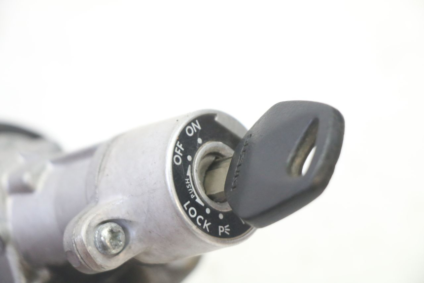 photo de KIT DE LLAVES SUZUKI SV S 650 (2003 - 2009) - Detalles de los puntos de fijación