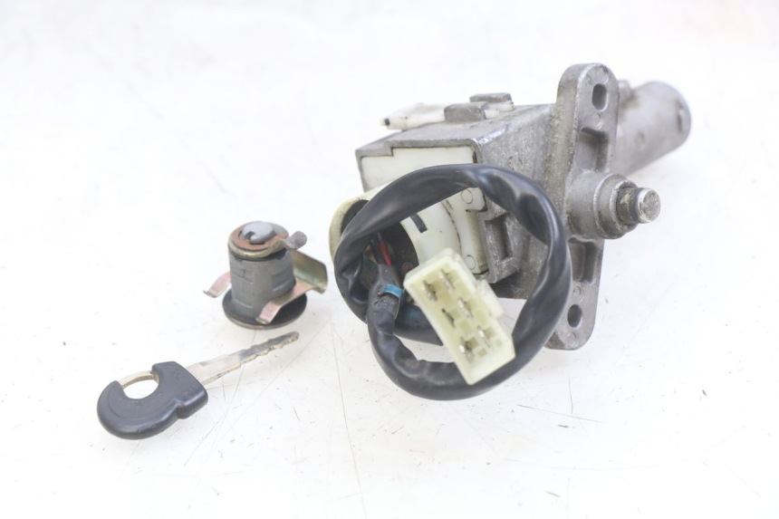 photo de KIT DE CERRADURA Y LLAVE NEIMAN SYM SYMPHONY 125 (2009 - 2015) - Zoom estado de uso