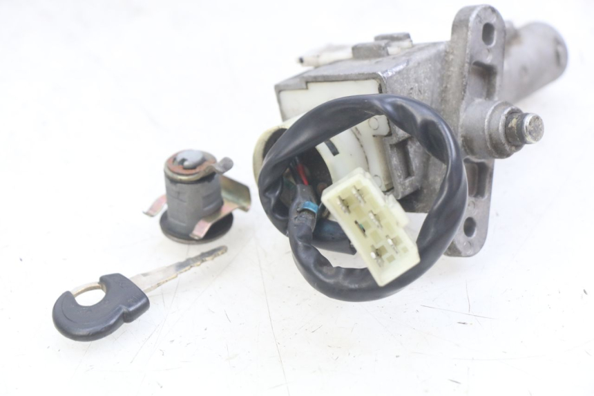 photo de KIT DE CERRADURA Y LLAVE NEIMAN SYM SYMPHONY 125 (2009 - 2015) - Otra perspectiva