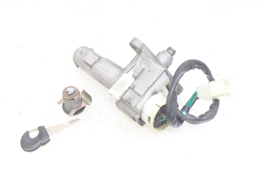 photo de KIT DE CERRADURA Y LLAVE NEIMAN SYM SYMPHONY 125 (2009 - 2015) - Primer plano técnico