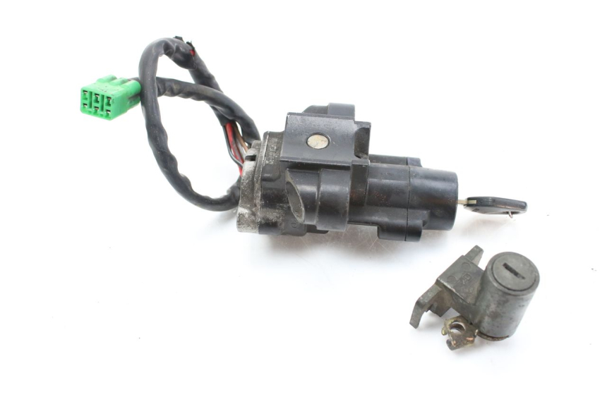 photo de KIT DE CERRADURA Y LLAVE NEIMAN SUZUKI TLS TL S 1000 (1997 - 2001) - Primer plano técnico
