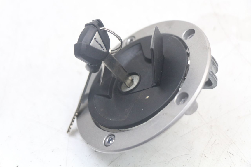 photo de KIT DE CERRADURA Y LLAVE NEIMAN KAWASAKI VERSYS ABS 650 (2015 - 2018) - Otra vista del artículo