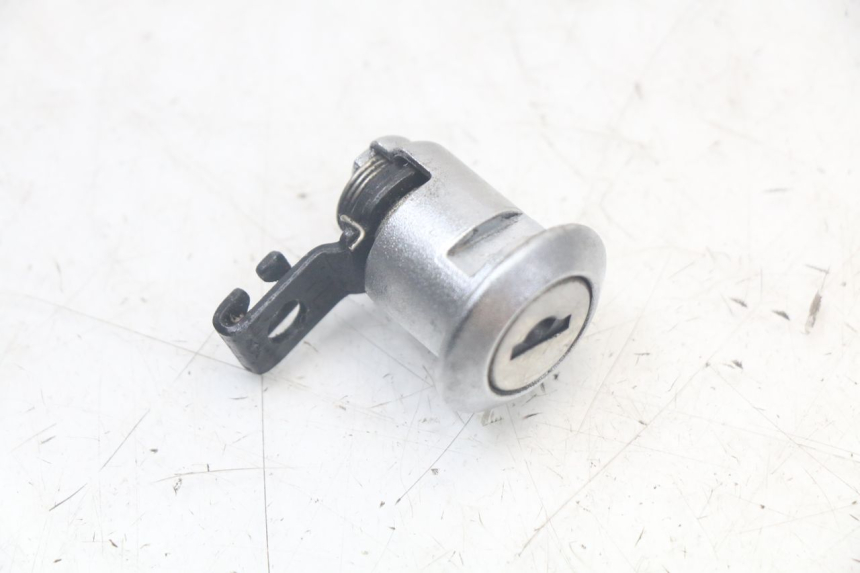 photo de KIT DE CERRADURA Y LLAVE NEIMAN KAWASAKI VERSYS ABS 650 (2015 - 2018) - Zoom sobre los componentes