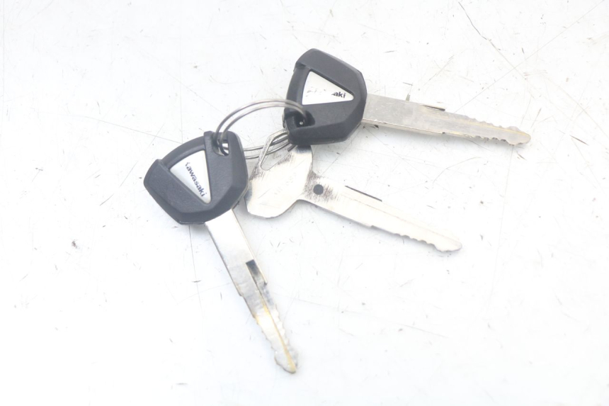 photo de KIT DE CERRADURA Y LLAVE NEIMAN KAWASAKI VERSYS ABS 650 (2015 - 2018) - Zoom estado de uso