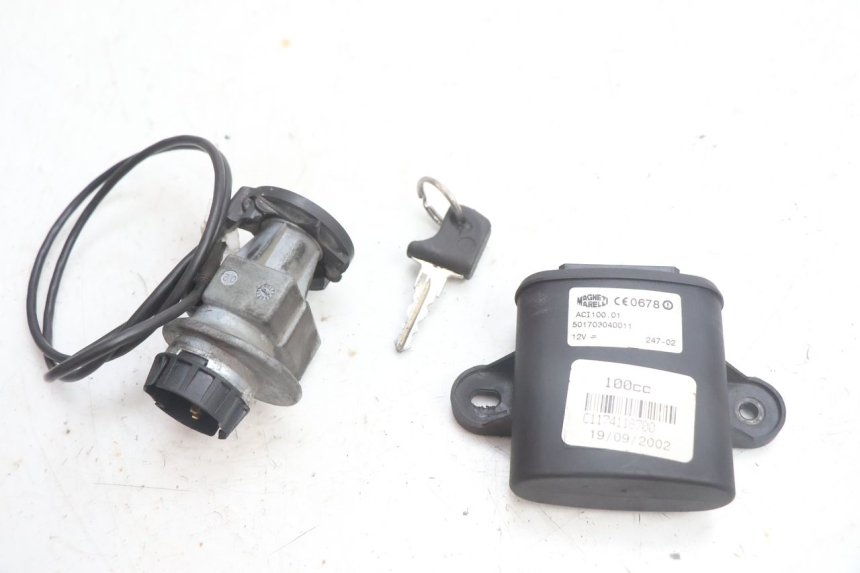photo de KIT DE LLAVES PEUGEOT VIVACITY 100 (1999 - 2008) - Vista principal