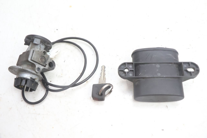 photo de KIT DE LLAVES PEUGEOT VIVACITY 100 (1999 - 2008) - Detalle de la pieza