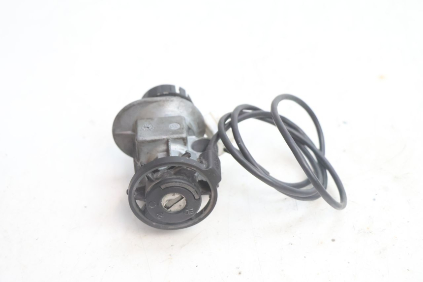 photo de KIT DE LLAVES PEUGEOT VIVACITY 100 (1999 - 2008) - Zoom estado de uso