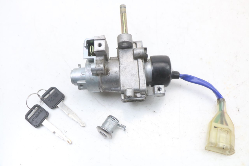 photo de KIT DE CERRADURA CON LLAVE NEIMAN KYMCO XCITING 250 (2006 - 2009) - Zoom estado de uso