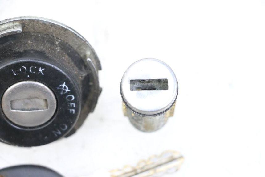 photo de KIT DE CERRADURA Y LLAVE NEIMAN PIAGGIO ZIP 2T 50 (2009 - 2019) - Zoom estado de uso