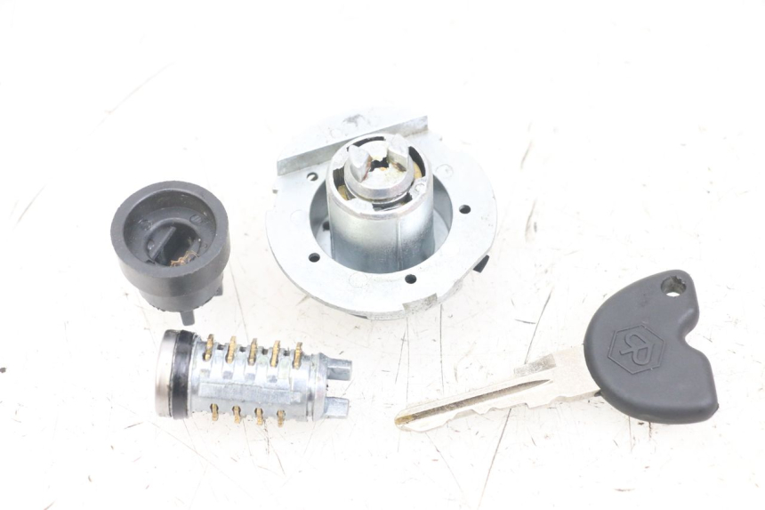 photo de KIT DE CERRADURA Y LLAVE NEIMAN PIAGGIO ZIP 2T 50 (2009 - 2019) - Zoom estado de uso