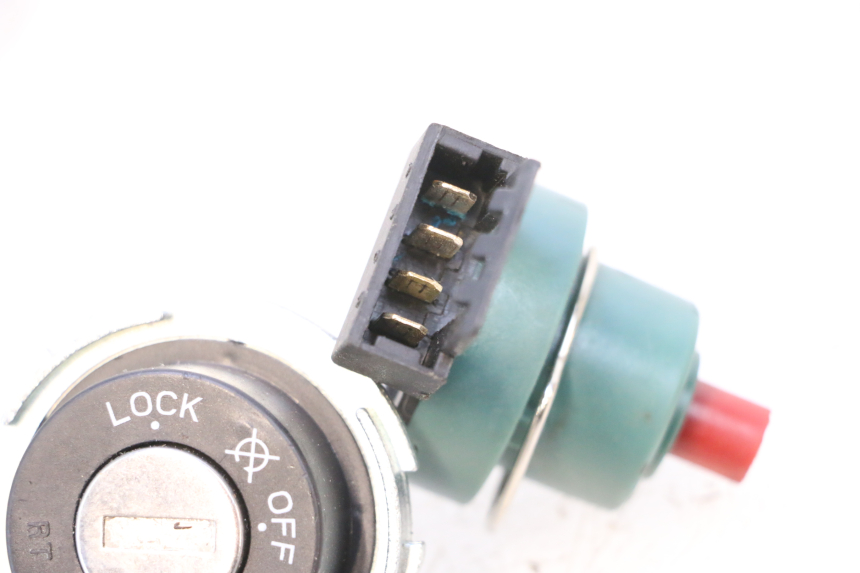 photo de KIT DE CERRADURA Y LLAVE NEIMAN PIAGGIO ZIP 4T 50 (2018 - 2020) - Detalles de los puntos de fijación