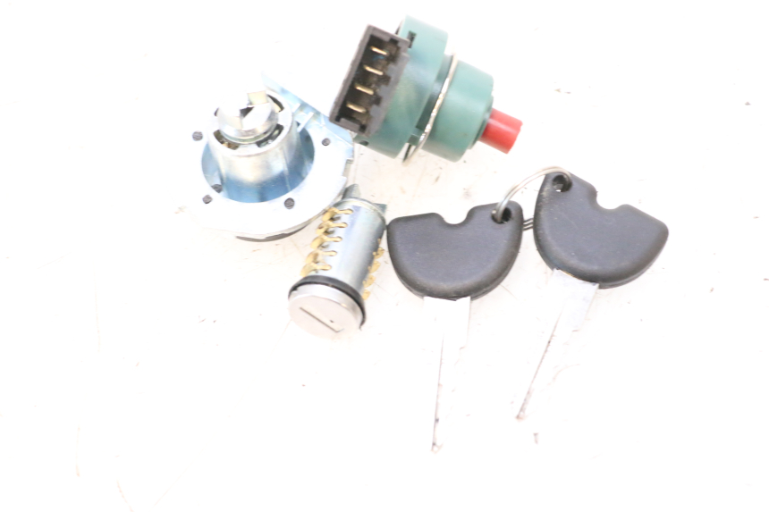 photo de KIT DE CERRADURA Y LLAVE NEIMAN PIAGGIO ZIP 4T 50 (2018 - 2020) - Recambio usado revisado