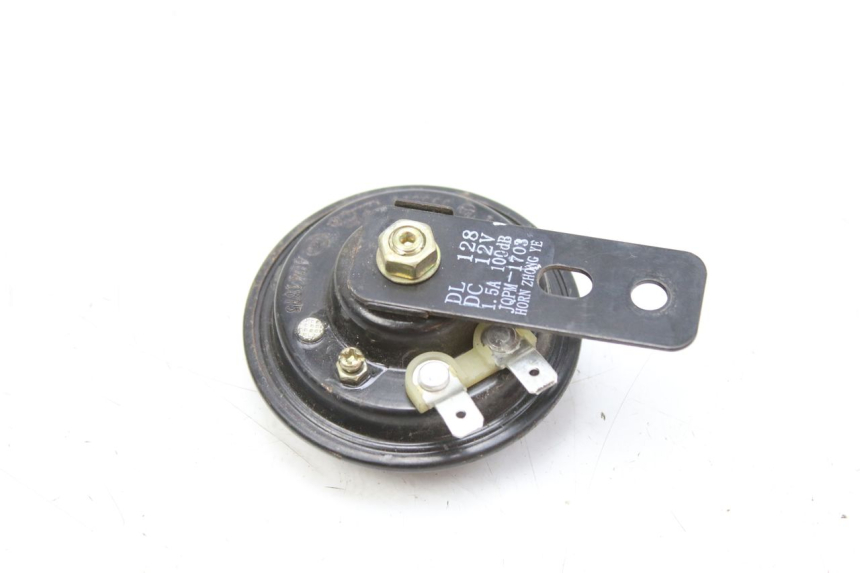 photo de CLAXON PEUGEOT DJANGO 2T 50 (2014 - 2019) - Zoom estado de uso