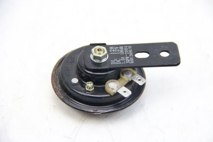 photo de CLAXON PEUGEOT KISBEE 2T 50 (2018 - 2022) - Zoom estado de uso