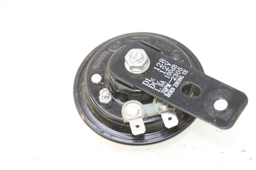 photo de CLAXON PEUGEOT KISBEE 4T 50 (2023 - 2026) - Detalle de la pieza