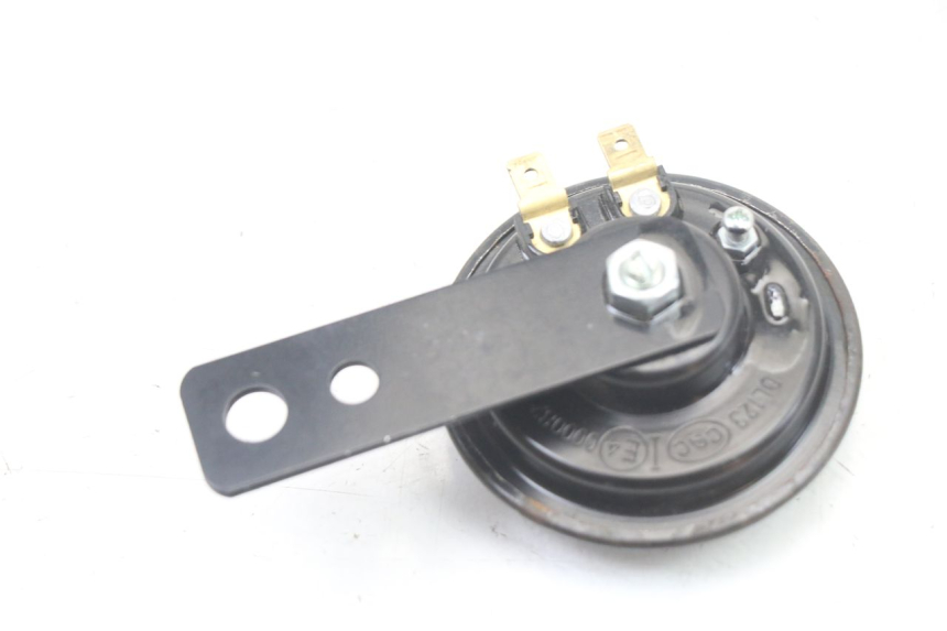 photo de CLAXON PEUGEOT TWEET 4T 50 (2023 - 2025) - Zoom estado de uso